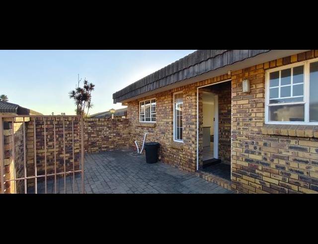 1 BEDROOM SIMPLEX FOR SALE IN NORTON PARK